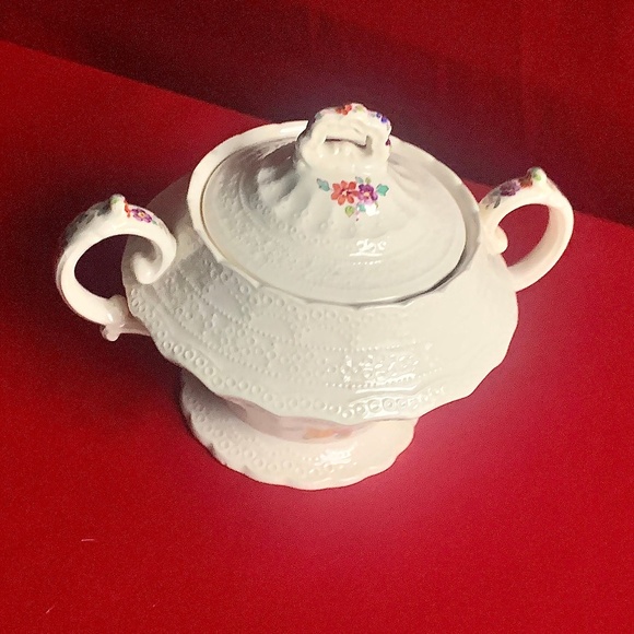 Spode Sugar Bowl & Lid Ann Hathaway Print on Jewel Pattern. Sugar Bowl by Spode - Picture 9 of 9